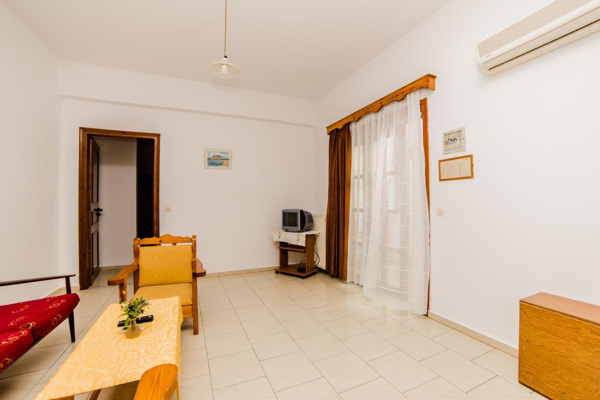 Erato Hotel Apartments Rethymno  Bagian luar foto