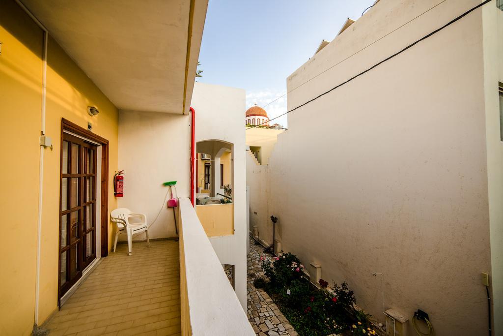 Erato Hotel Apartments Rethymno  Bagian luar foto