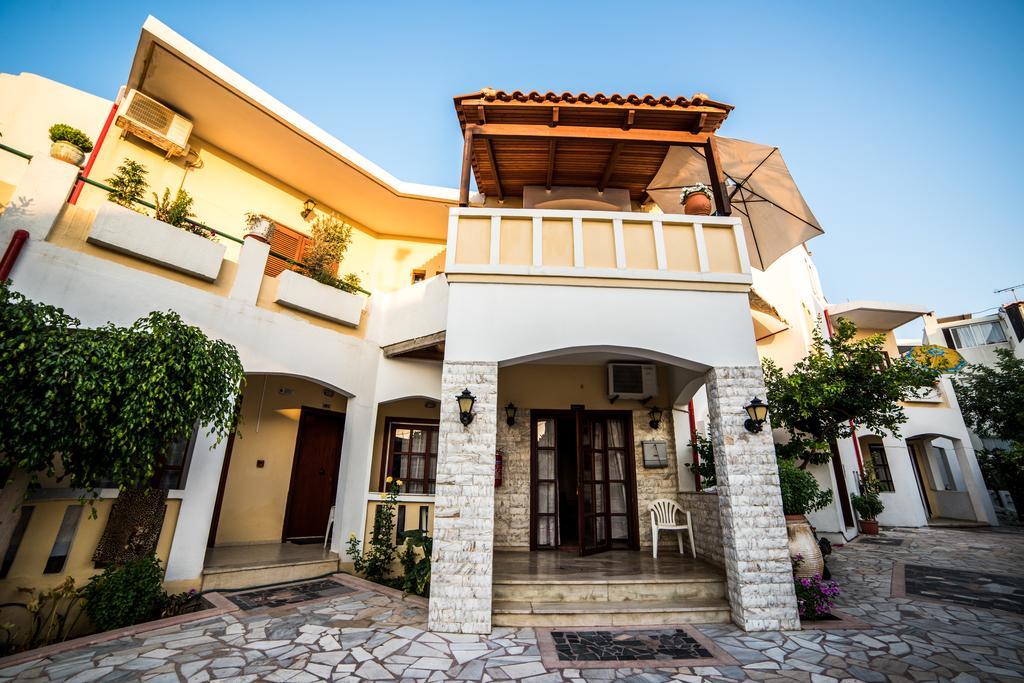 Erato Hotel Apartments Rethymno  Bagian luar foto