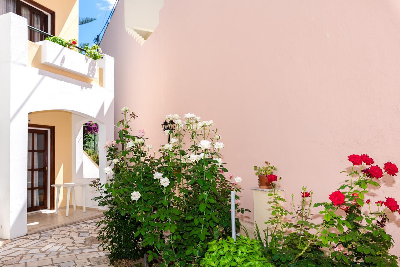 Erato Hotel Apartments Rethymno  Bagian luar foto