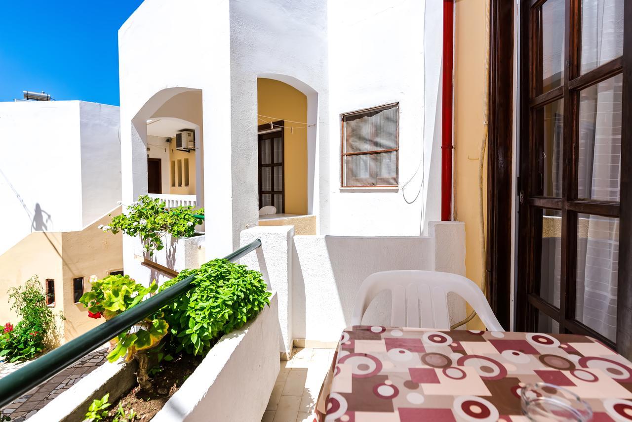 Erato Hotel Apartments Rethymno  Bagian luar foto