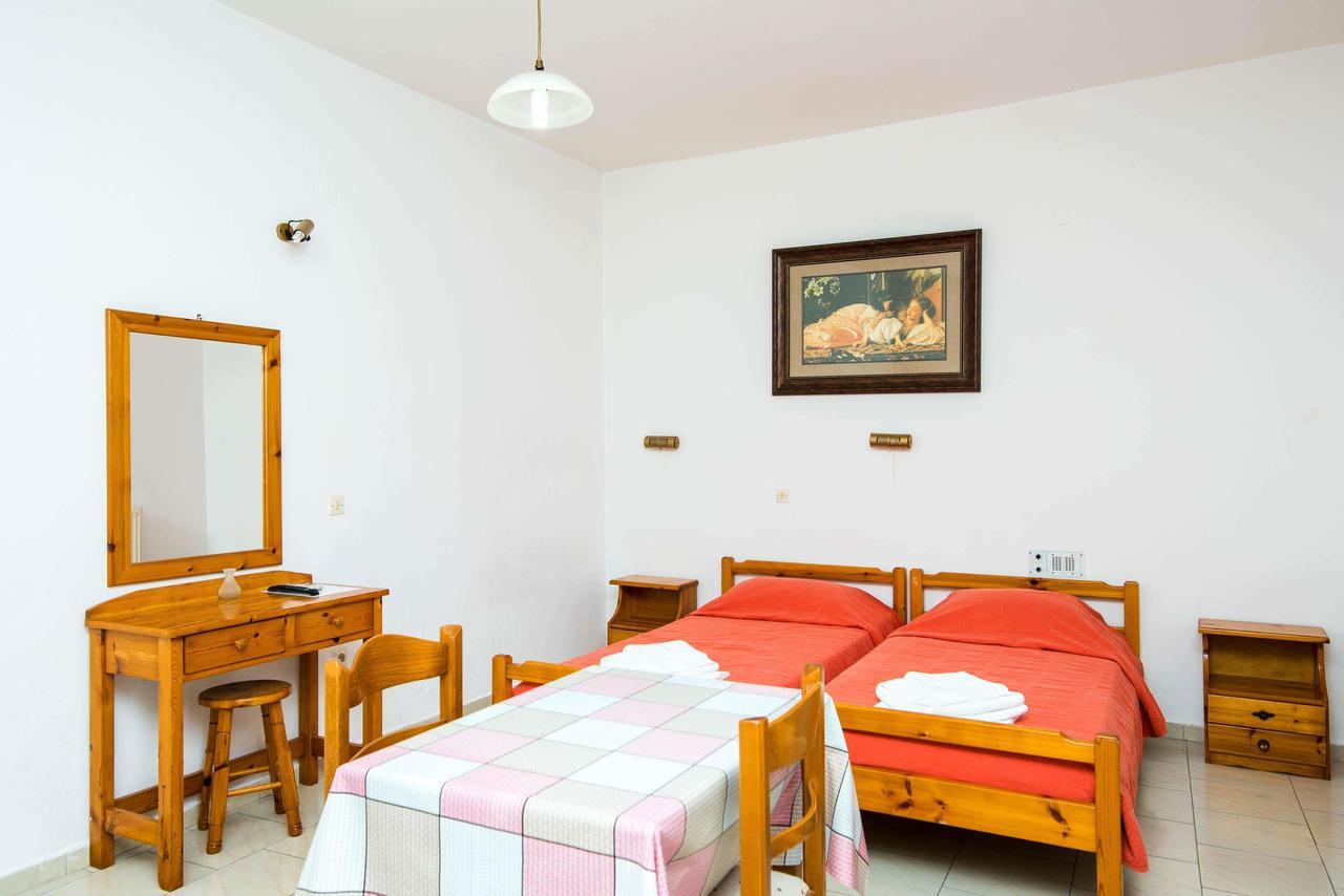 Erato Hotel Apartments Rethymno  Bagian luar foto